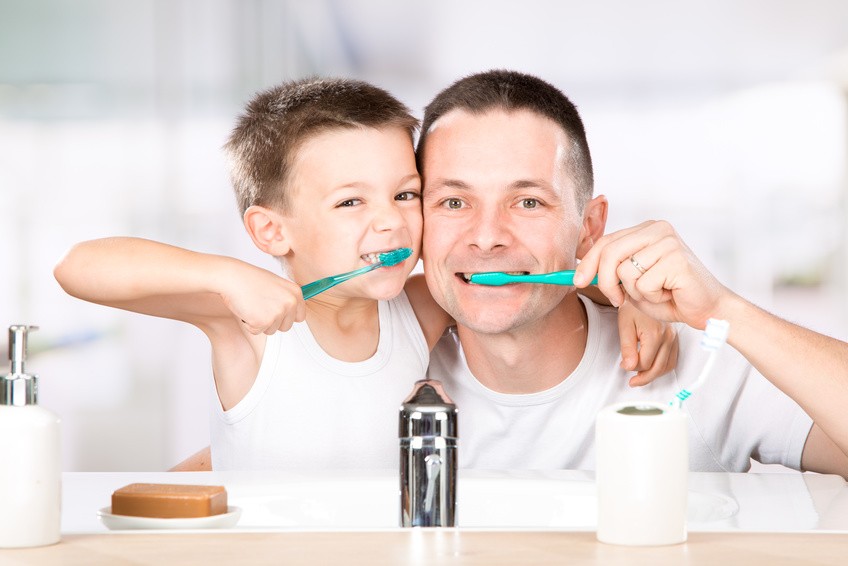 family-wash-teeth